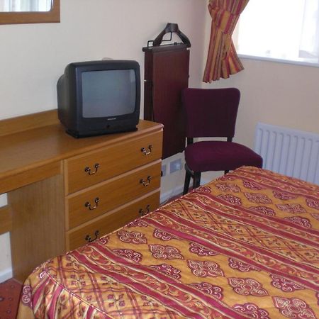 Lakeside Continental Hotel Камбърли Екстериор снимка