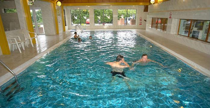 Lakeside Continental Hotel Камбърли Екстериор снимка